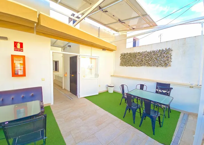 Hostel A2C (Adults Only)